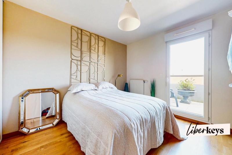 Appartement - 90 m² - 4 pièces