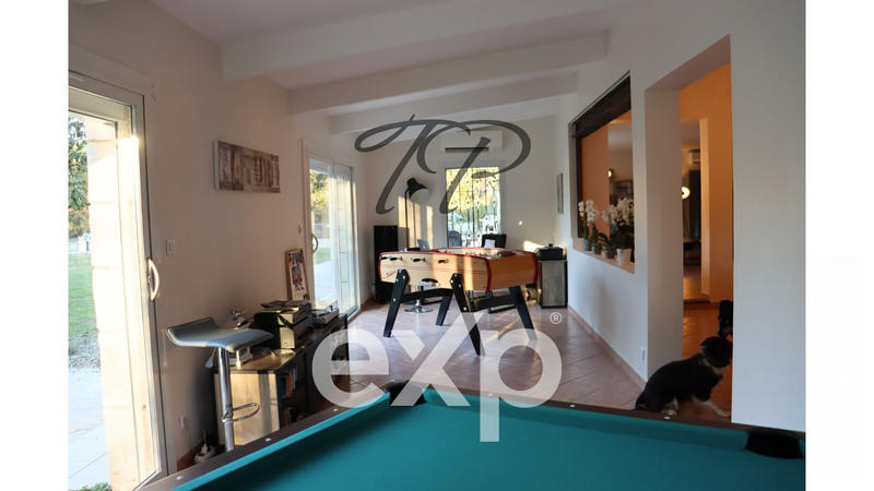 Villa - 330 m² - 10 pièces