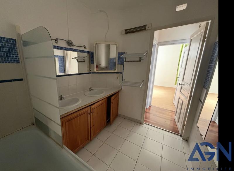 Appartement - 96 m² - 3 pièces