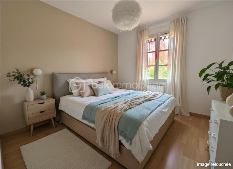 Maison - 90 m² - 5 pièces