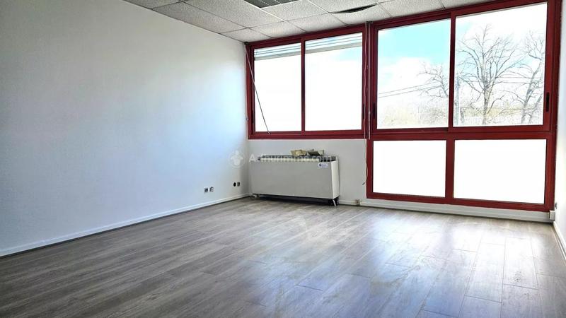 Bureau - 1 063 m² - 31 pièces