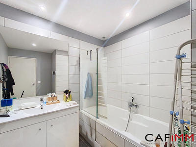 Appartement - 81 m² - 3 pièces