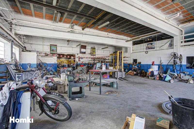 Local commercial - 470 m² - 6 pièces