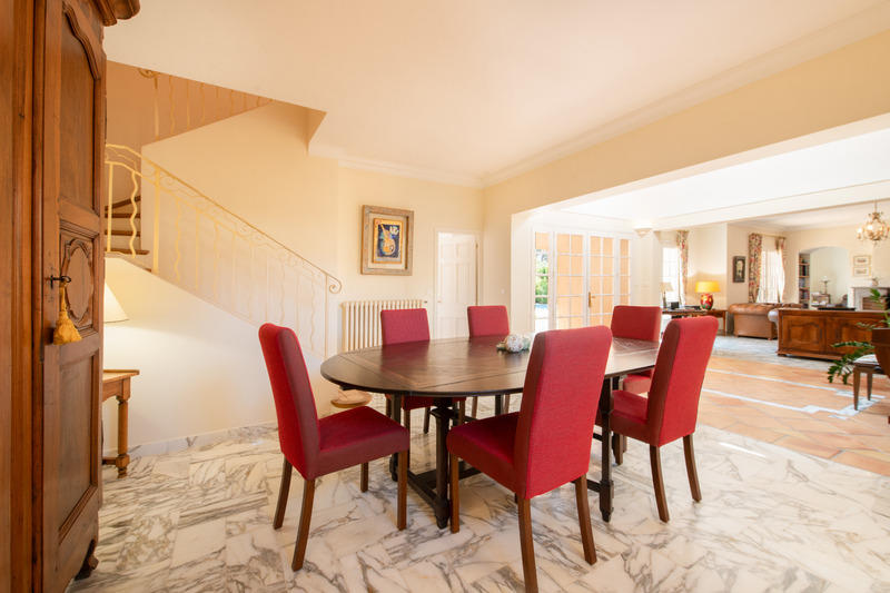 Villa - 350 m² - 8 pièces