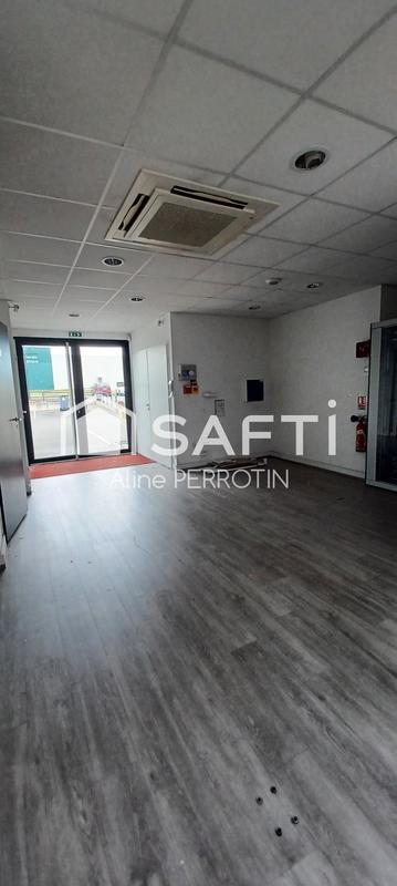 Local commercial - 940 m² - 10 pièces