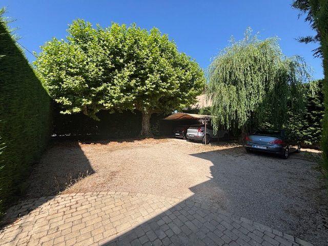 Villa - 222 m² - 7 pièces