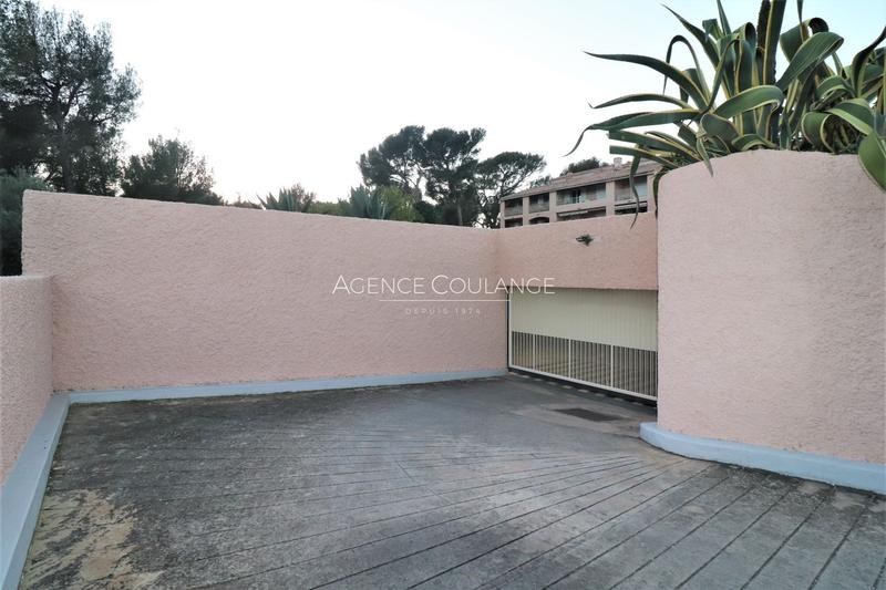 Parking / Garage - 13 m²