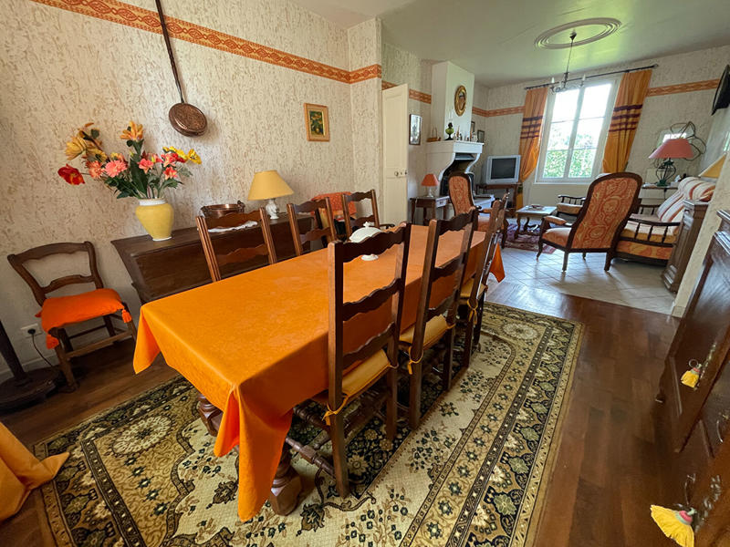 Maison - 185 m² - 7 pièces