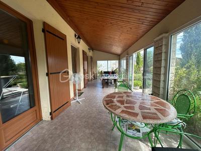 Maison - 167 m² - 6 pièces