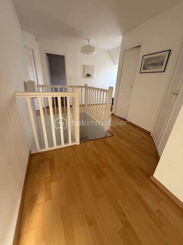 Maison - 215 m² - 7 pièces