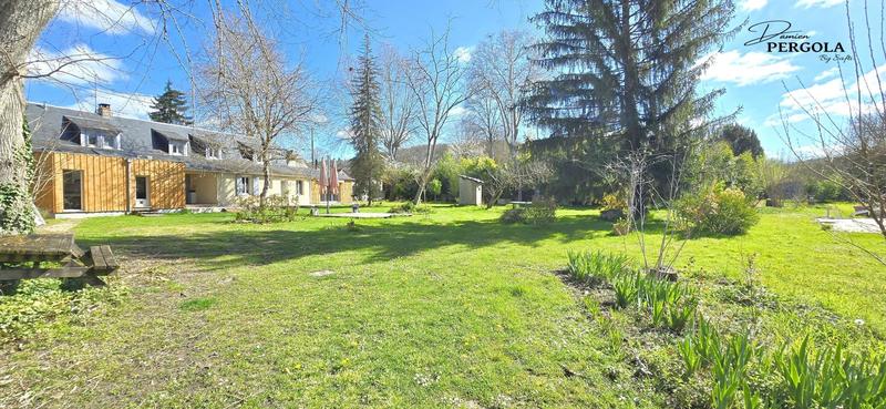 Maison - 265 m² - 11 pièces