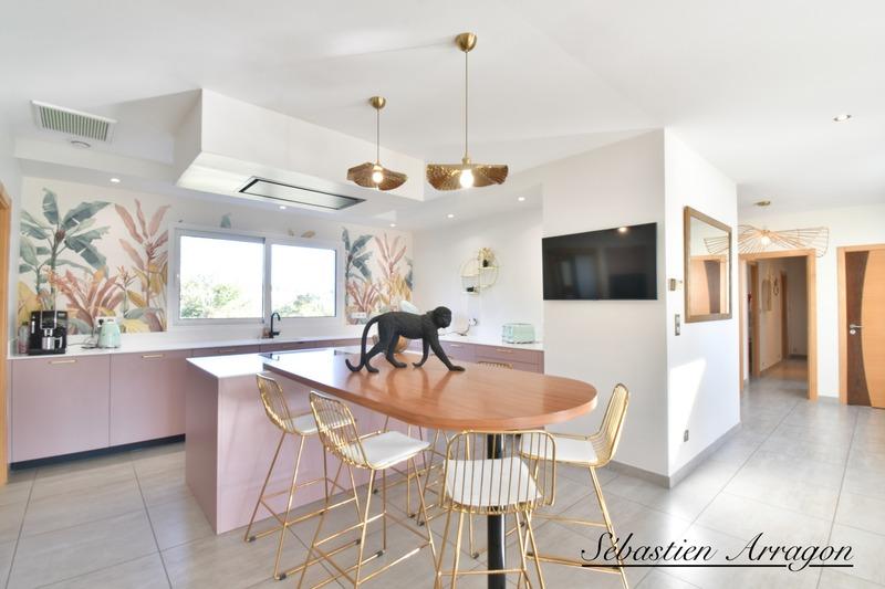 Maison - 195 m² - 5 pièces