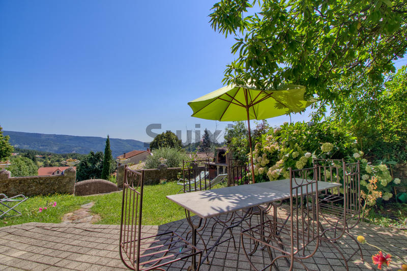 Propriété - 125 m² - 5 pièces