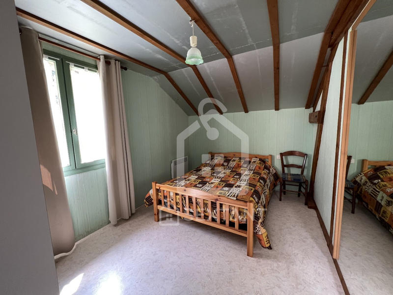 Maison - 194 m² - 14 pièces