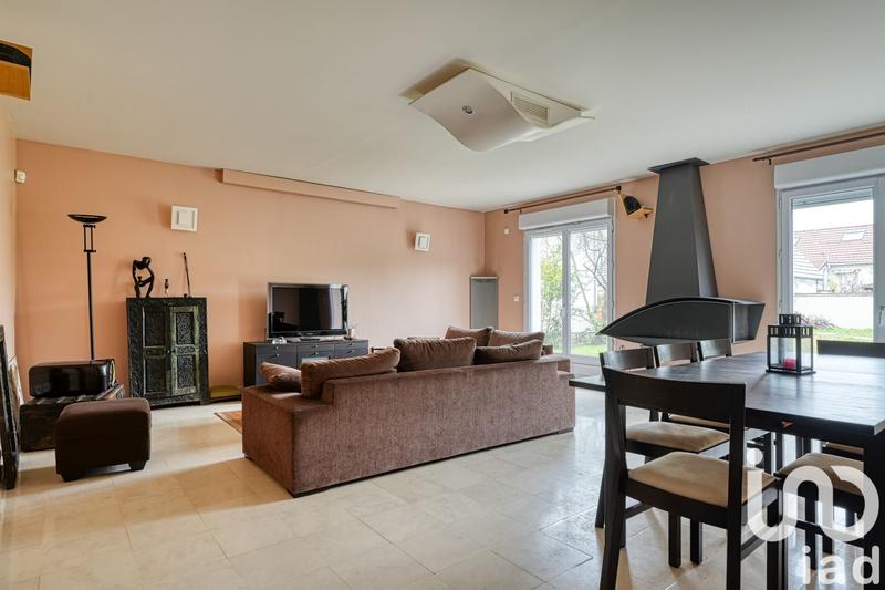 Maison - 140 m² - 5 pièces