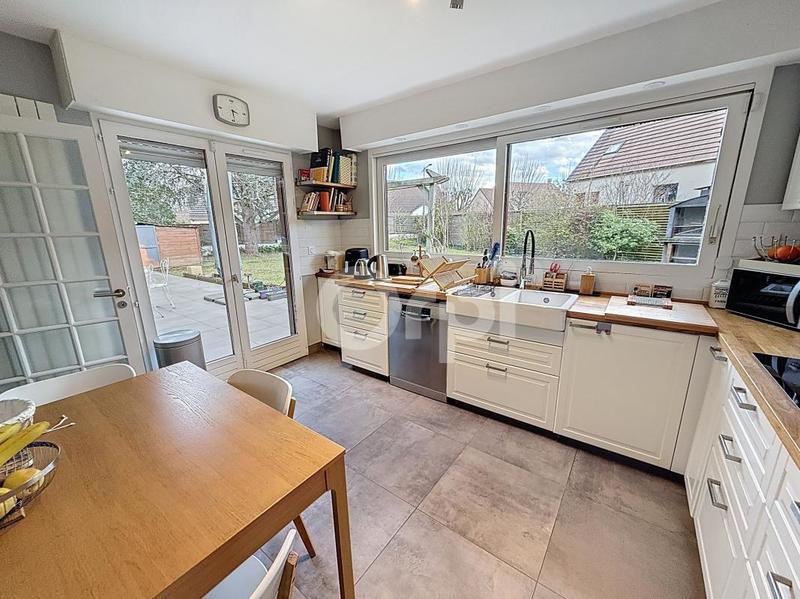 Maison - 180 m² - 6 pièces