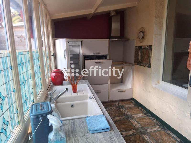 Maison - 248 m² - 8 pièces