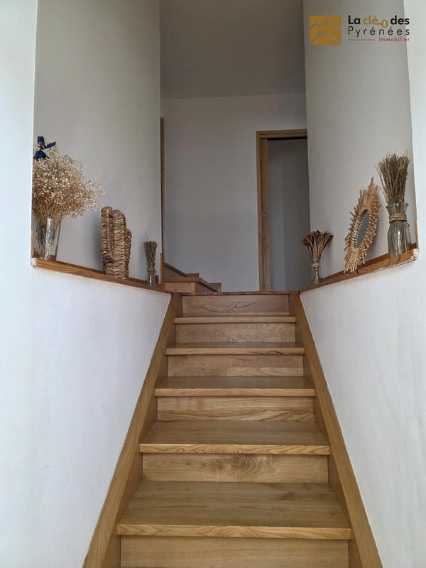 Maison traditionnelle - 310 m² - 10 pièces