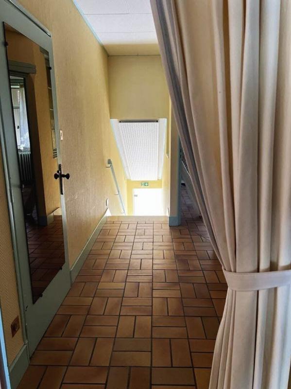 Maison - 377 m² - 12 pièces