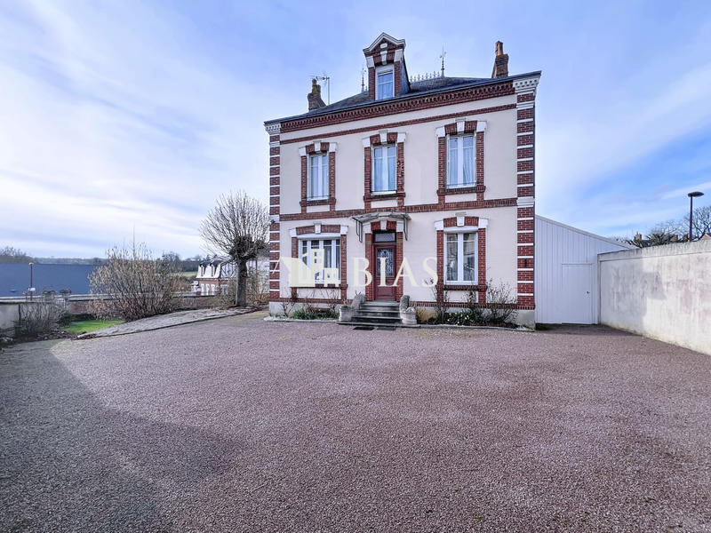 Maison ancienne - 161 m² - 7 pièces