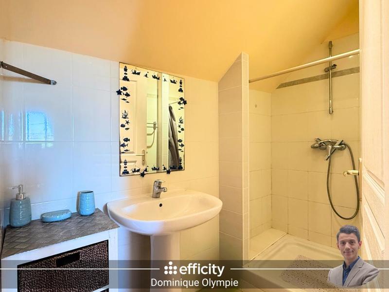 Maison - 340 m² - 16 pièces