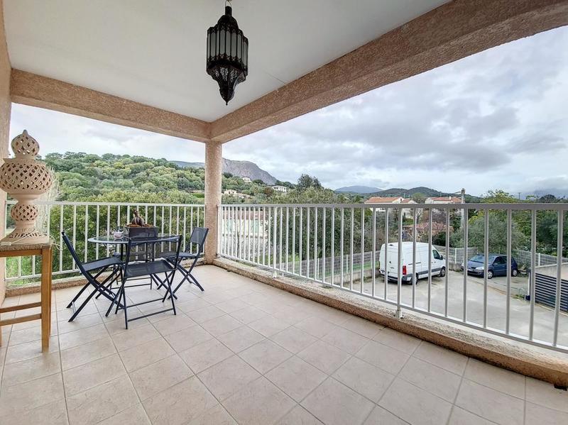 Appartement - 81 m² - 3 pièces