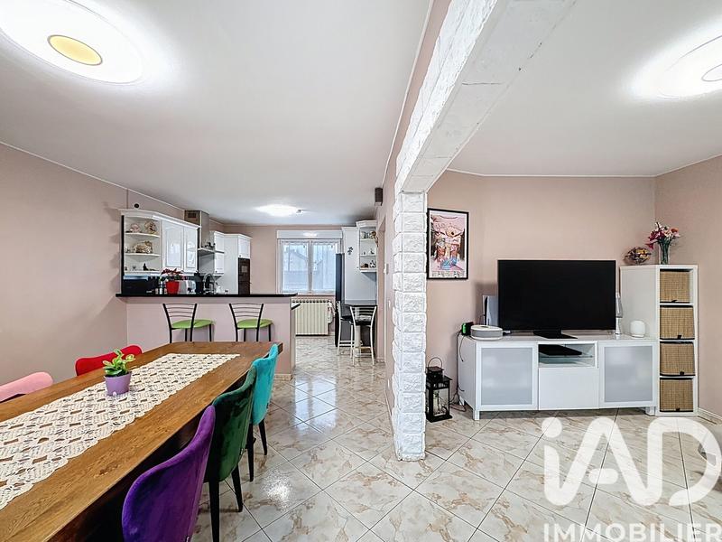 Maison - 90 m² - 5 pièces