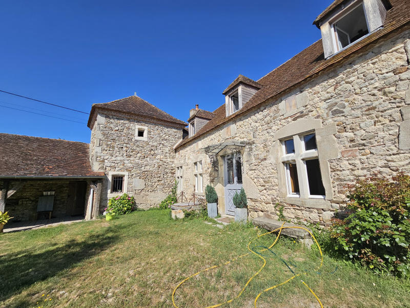 Maison - 318 m² - 8 pièces