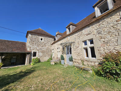 Maison - 318 m² - 8 pièces