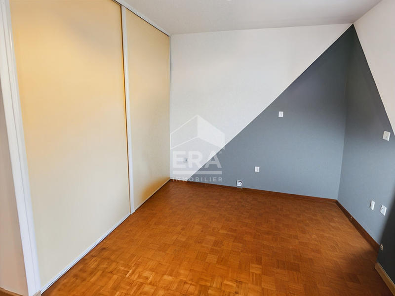 Maison - 175 m² - 10 pièces