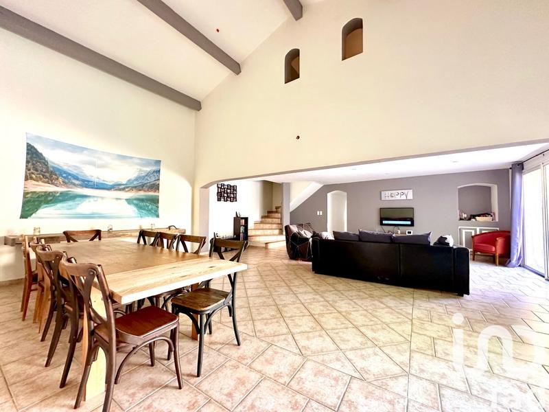 Maison - 300 m² - 10 pièces