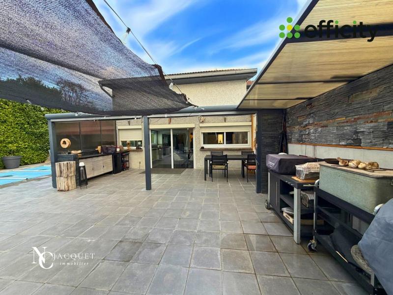 Villa - 200 m² - 8 pièces