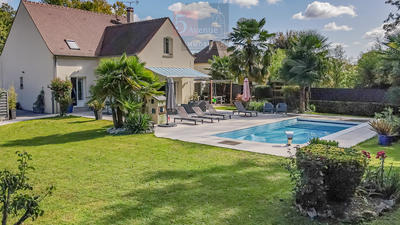 Maison - 250 m² - 8 pièces