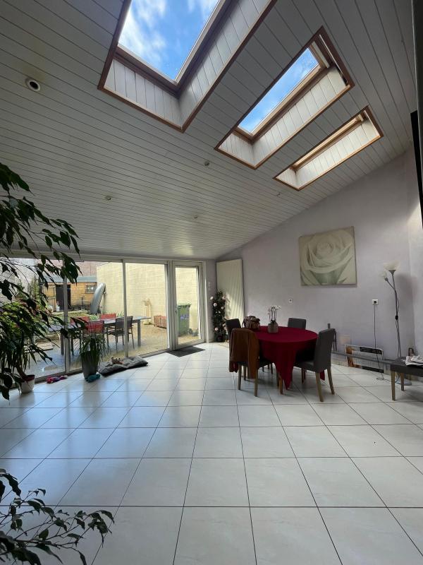 Maison - 415 m² - 9 pièces