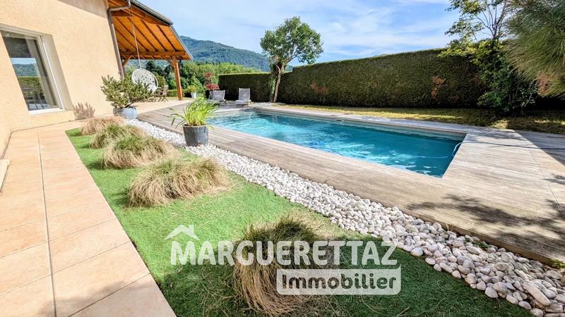 Maison - 266 m² - 8 pièces