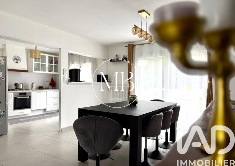 Maison - 95 m² - 5 pièces