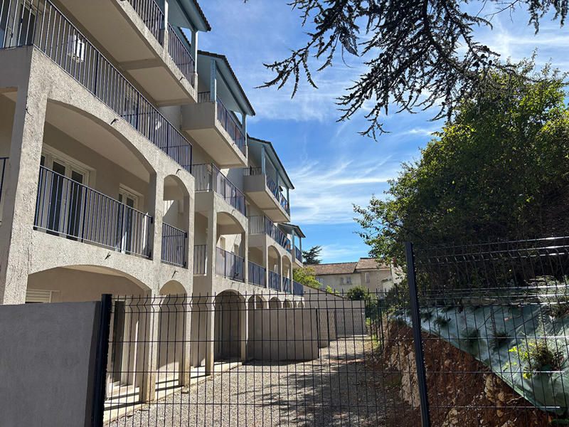 Appartement - 82 m² - 2 pièces