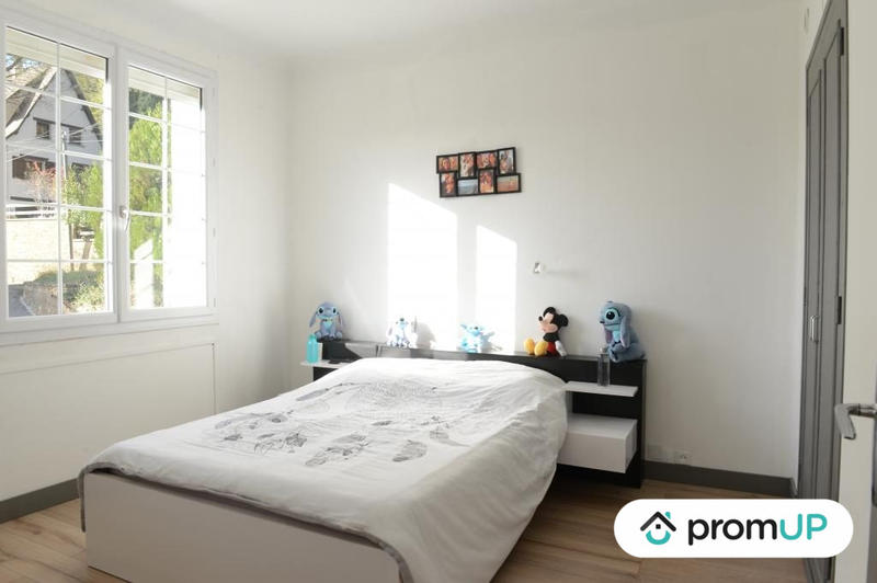 Maison - 180 m² - 8 pièces