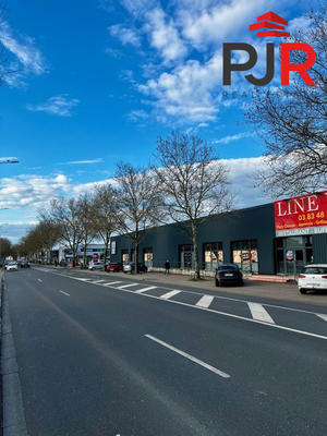 Local commercial - 718 m²