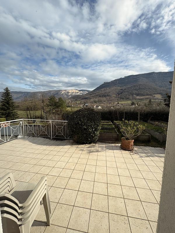 Maison - 305 m² - 7 pièces