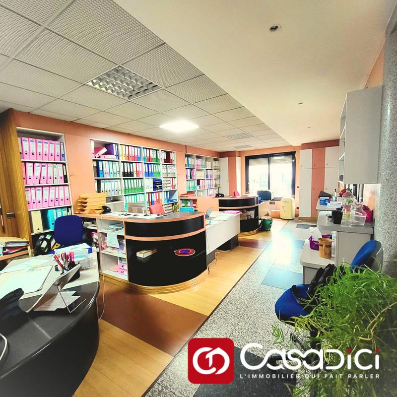 Entrepôt - 1 918 m²