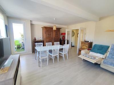 Appartement - 90 m² - 4 pièces