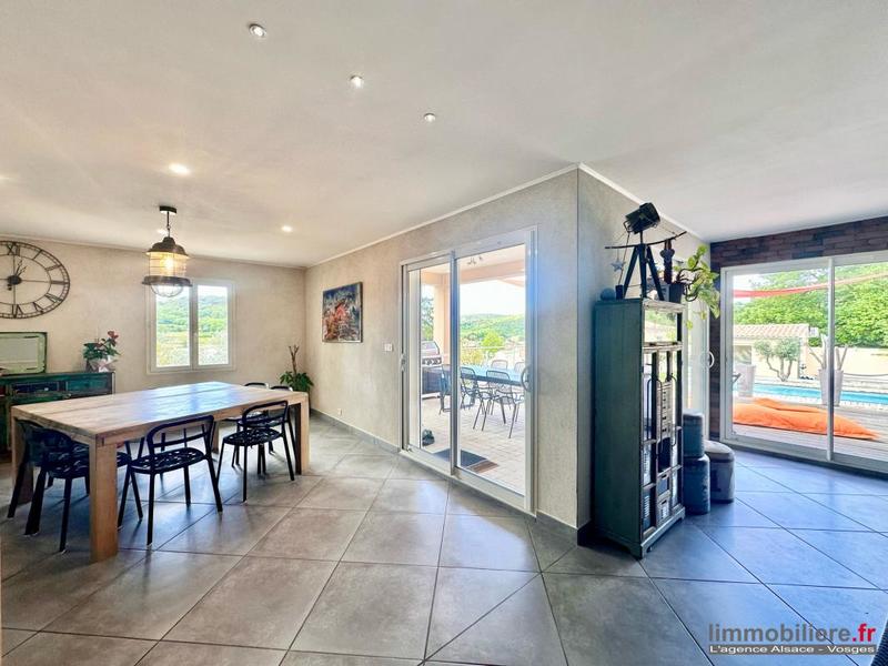 Villa - 200 m² - 7 pièces