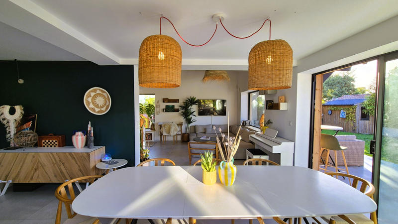 Maison - 165 m² - 9 pièces