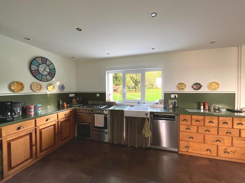 Maison - 215 m² - 6 pièces