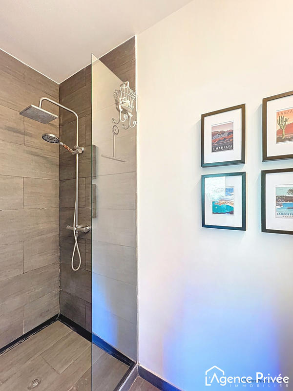 Appartement - 93 m² - 4 pièces