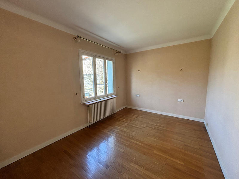 Maison - 197 m² - 8 pièces