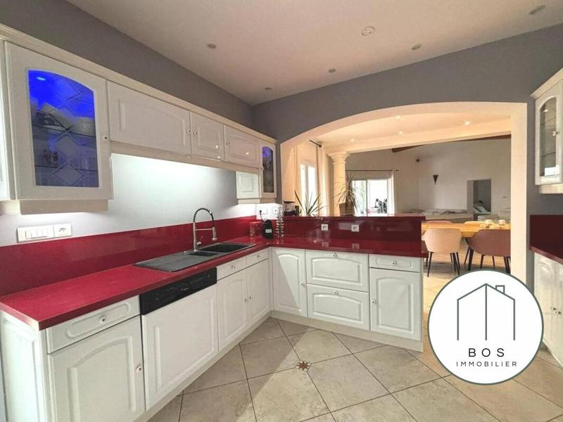 Villa - 212 m² - 6 pièces