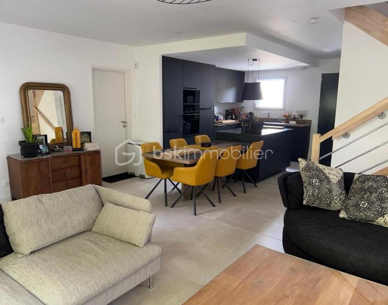 Maison - 94 m² - 4 pièces