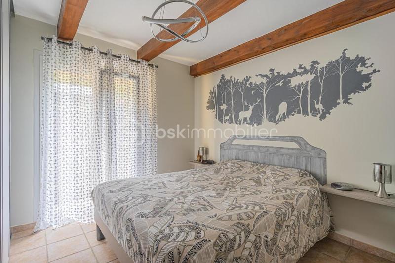 Maison traditionnelle - 268 m² - 7 pièces